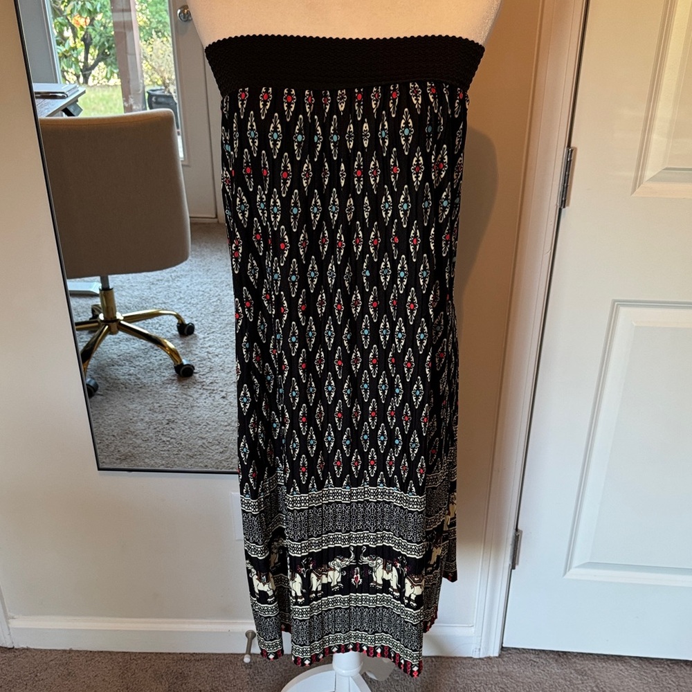 Black and Red Patterned Women's Skirt